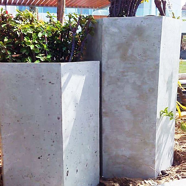 Bultaa  Planter Pot